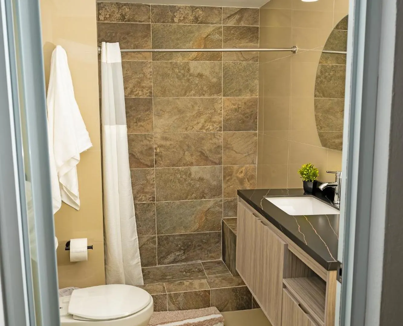 Hotel Casa Tonita Levittown