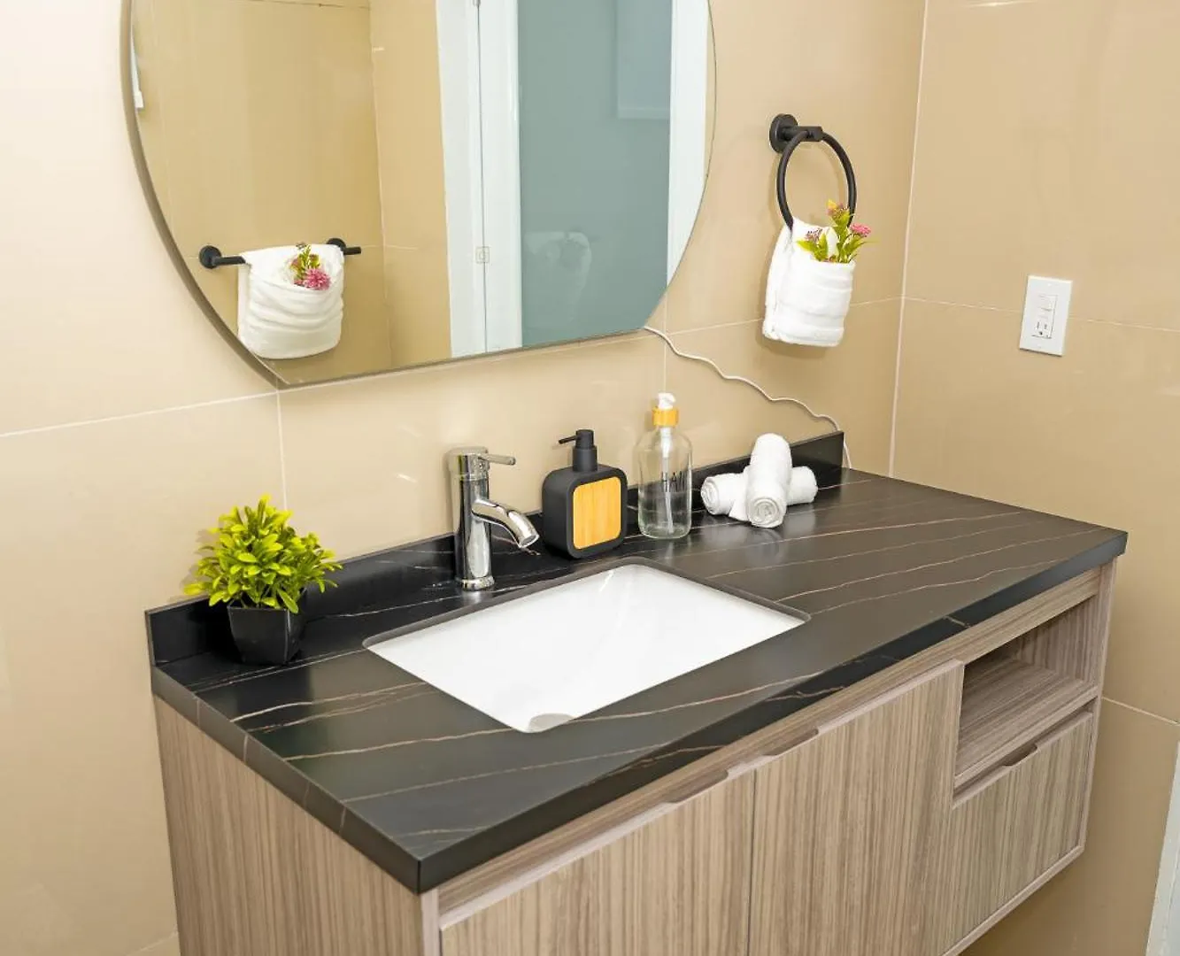 Guest house Casa Tonita Hotel Levittown